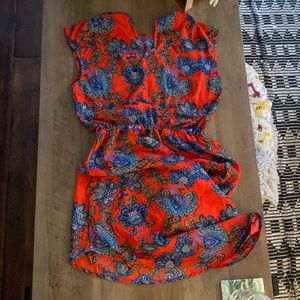 Small floral dress. Stretchy elastic midsection.